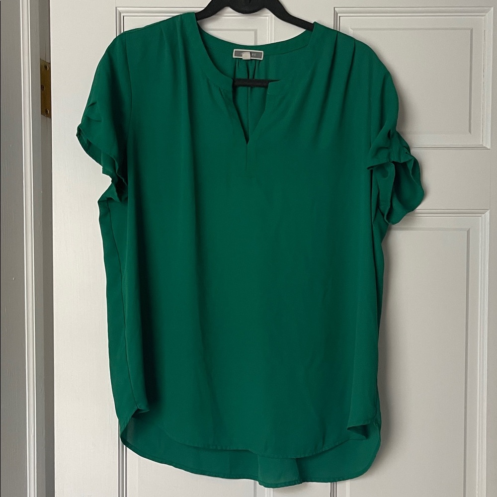 Pleione Green Short-Sleeve V-Neck Blouse